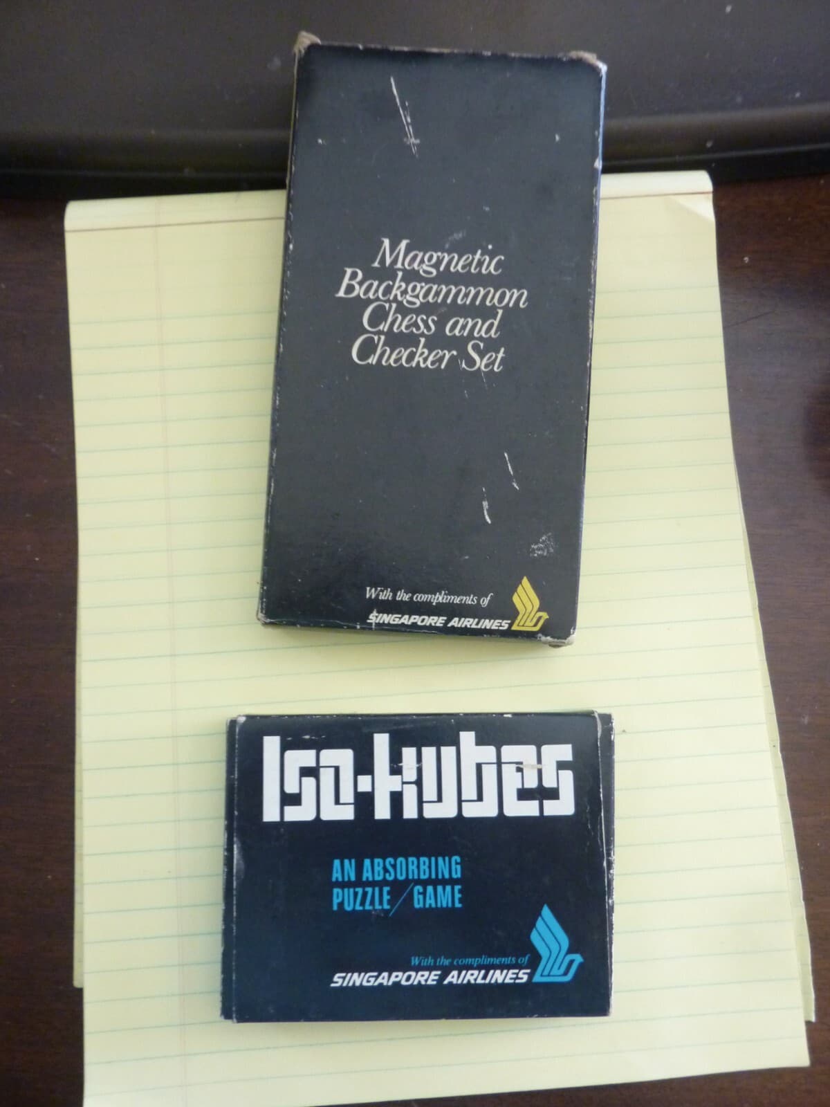 Singapore Airlines Magnetic Backgammon Chess & Checker Set and Absorbing Puzzle