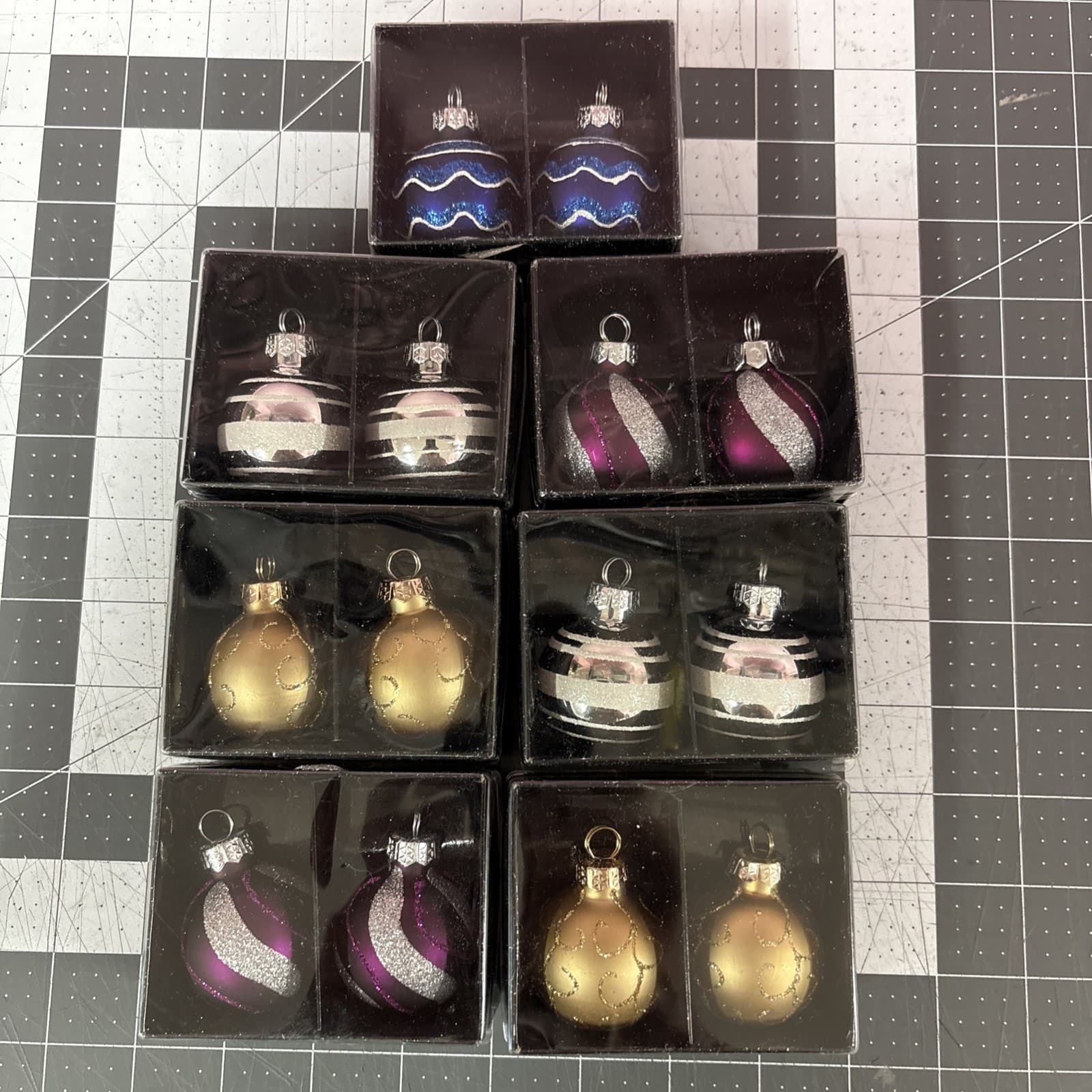 7 DEMURE DAMASK 1.5" Christmas Ornament Place Card Holders