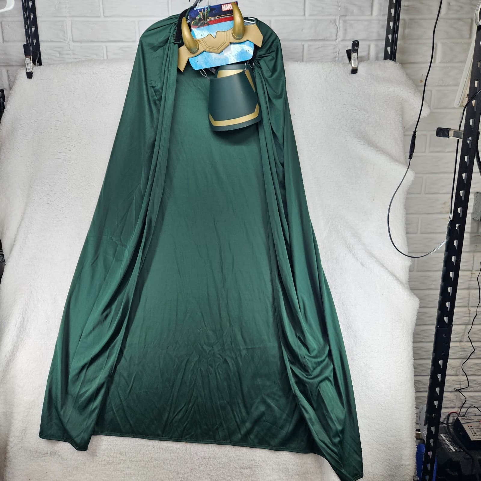 Disney Store LOKI COSTUME CAPE CROWN Set Adults OONE SIZE Halloween Cosplay NEW!