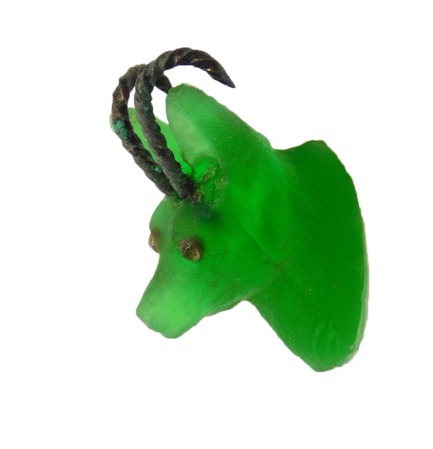 RARE CRACKER JACK CZECH GLASS GOAT RAM SHEEP HEAD MOUNT PRIZE CHARM GLASS EYES