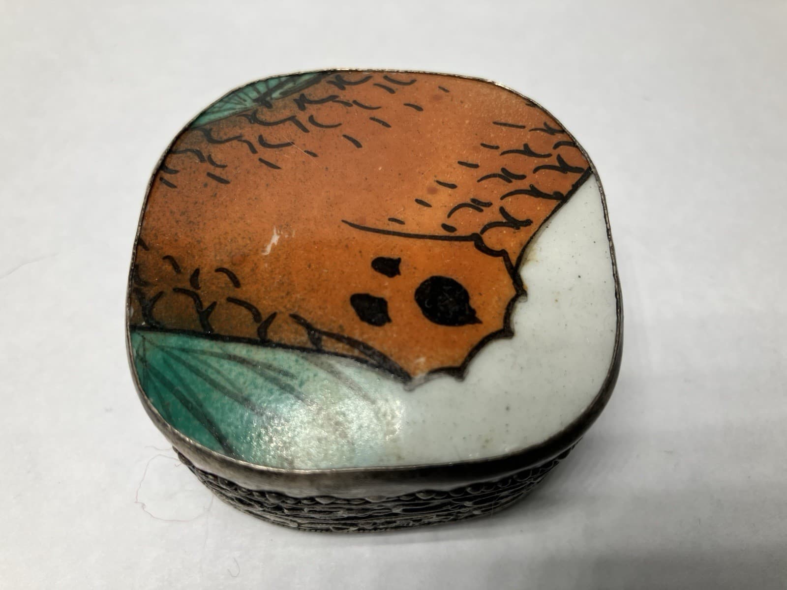 Chinese Porcelain Pottery Shard Trinket Box Fish Skin Silver