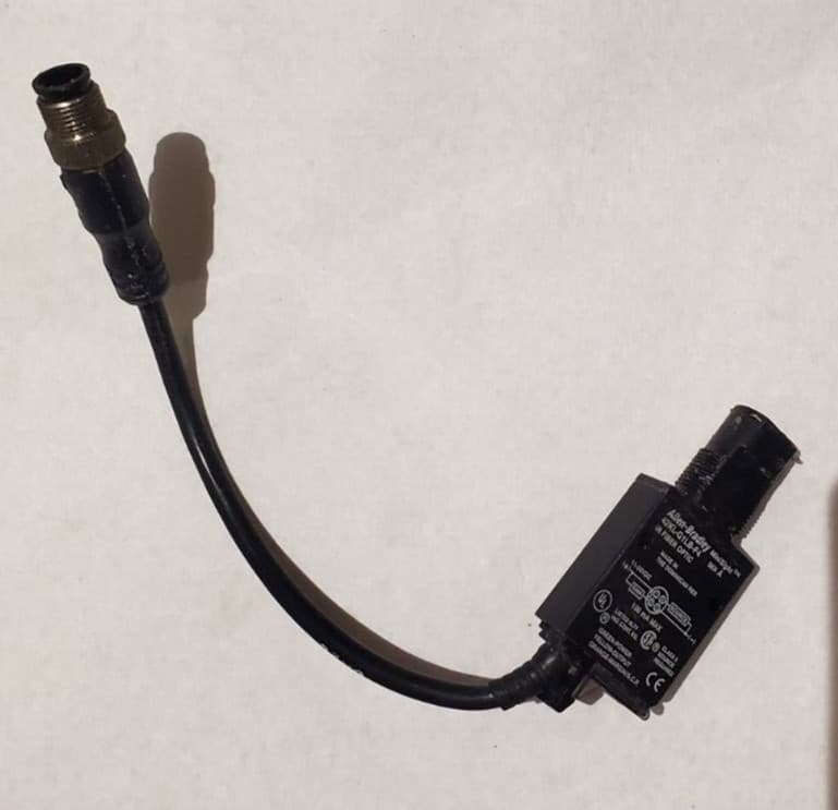 Allen-Bradley 42KL-G1LB-F4 Ser A Photoelectric Sensor 11-30VDC USED