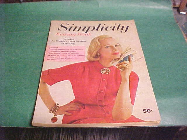 1958 SIMPLICITY SEWING BOOK INSTRUCTIONS OF 6 GARMENTS