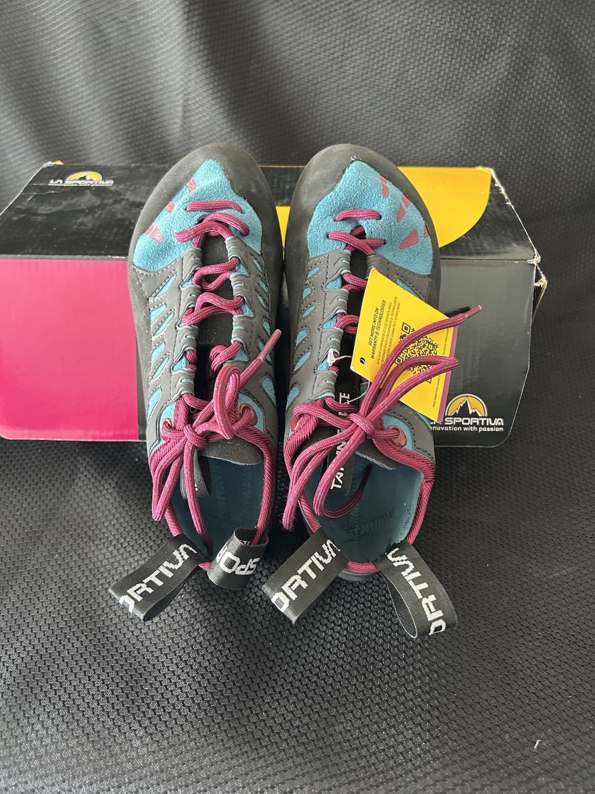La Sportiva Tarantulace Women's Climbing Shoes Topaz/Red Plum USA 6.0