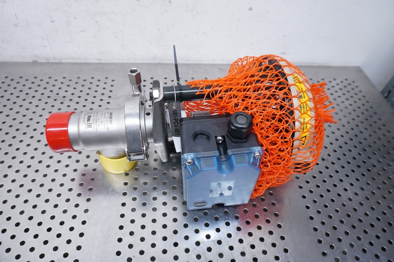 Samson Pneumatic Actuator 3372 w/ 3725 positioner 3347 1.5" valve, Unused