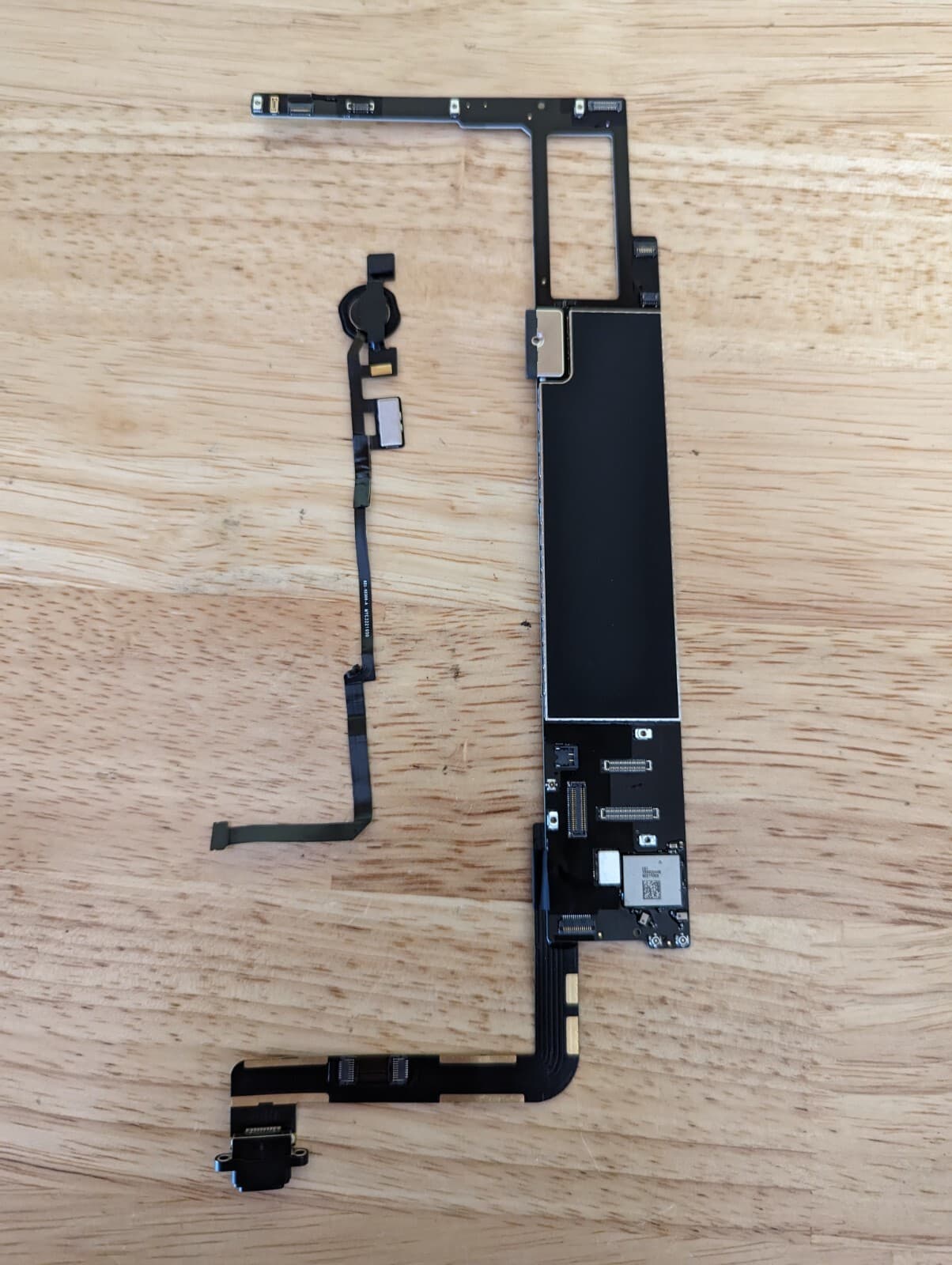 Pad 8th Gen 32GB WIFI A2270 Logic Board Motherboard Unlocked BLK MYL92LL/A