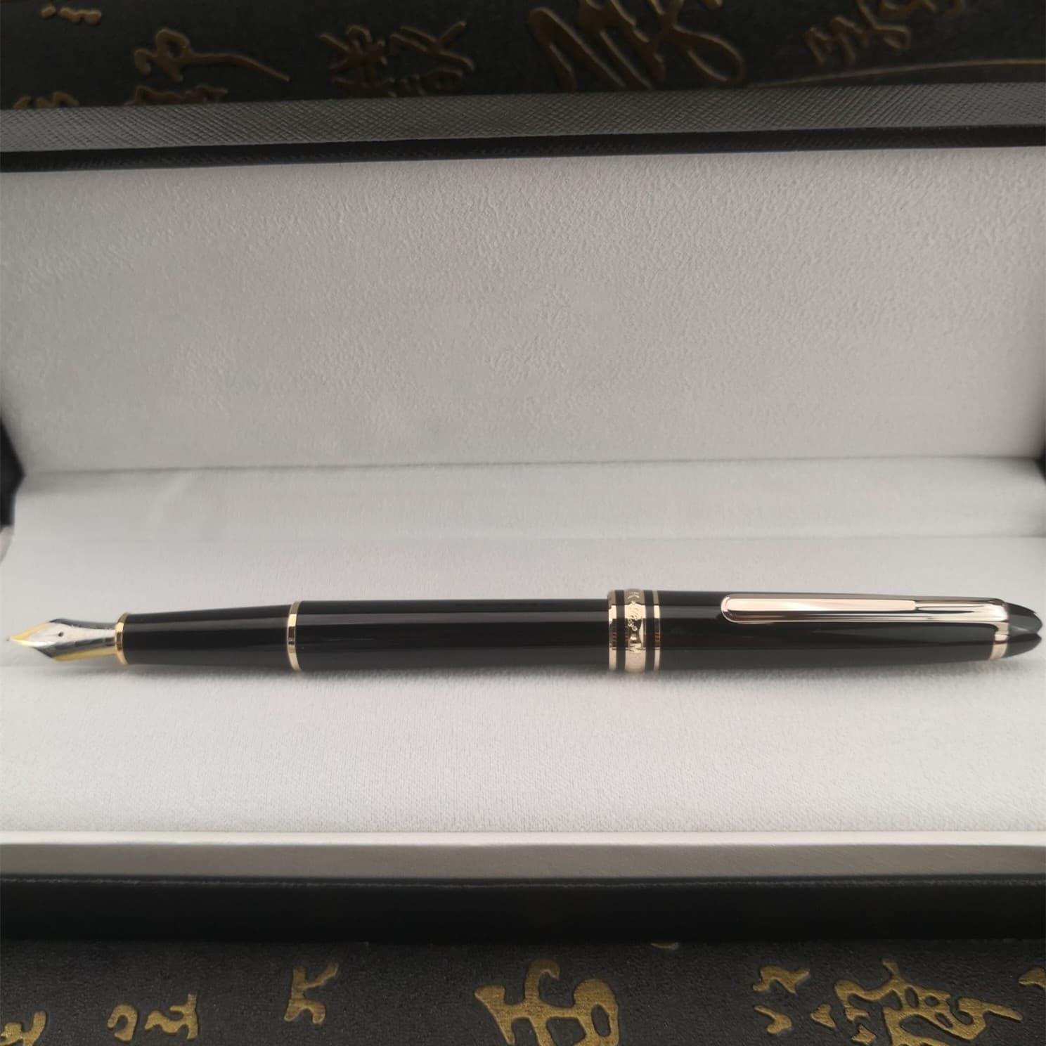 Perfect Resin Series Bright Black-Gold Clip M nib Fountain Pen
