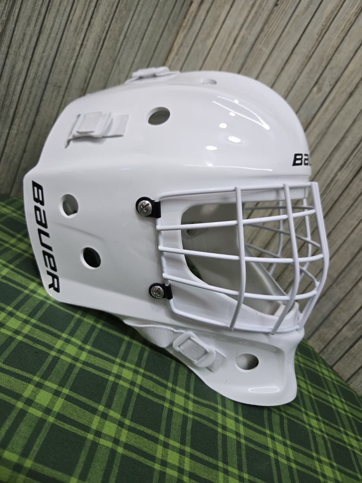 Bauer NME Street Goal Mask Youth Adjustable Hockey Goalie Helmet Used