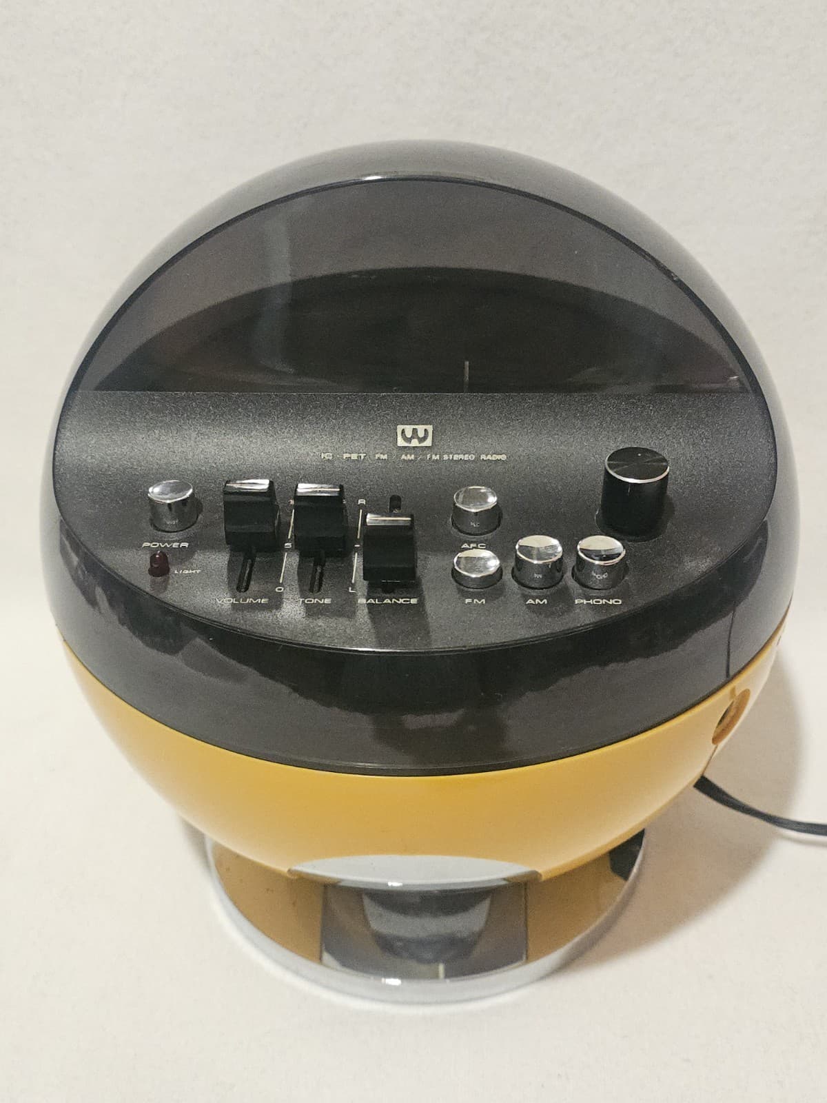 Rare Yellow Weltron Model 2002 Space Age Ball Mod Retro AM/FM Stereo Radio READ