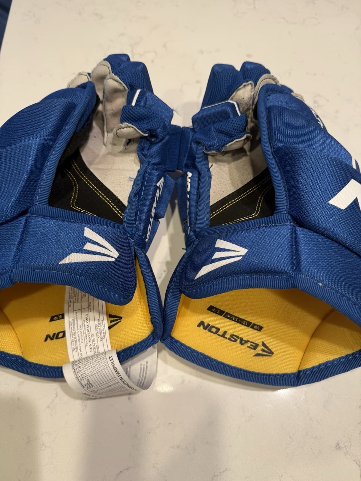 Easton Stealth Youth Gloves Small 13’’ / 33CM – Elite Comfort & Grip