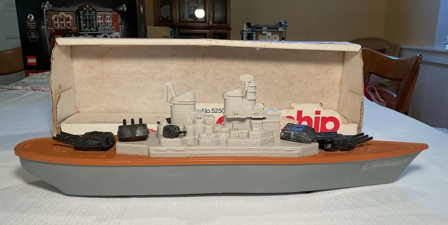 Vintage Strombecker toy Battleship #5250 1982 in original box preowned