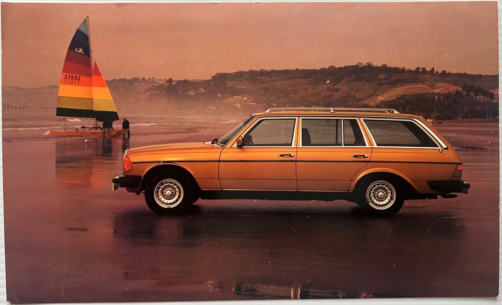 1979 Mercedes Benz 300TD (W123) USA 5x8" Factory postcard