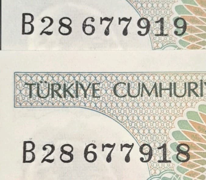 (1979) Türkiye 10 Lirası P192a B28-677918+19 consecutive pair.