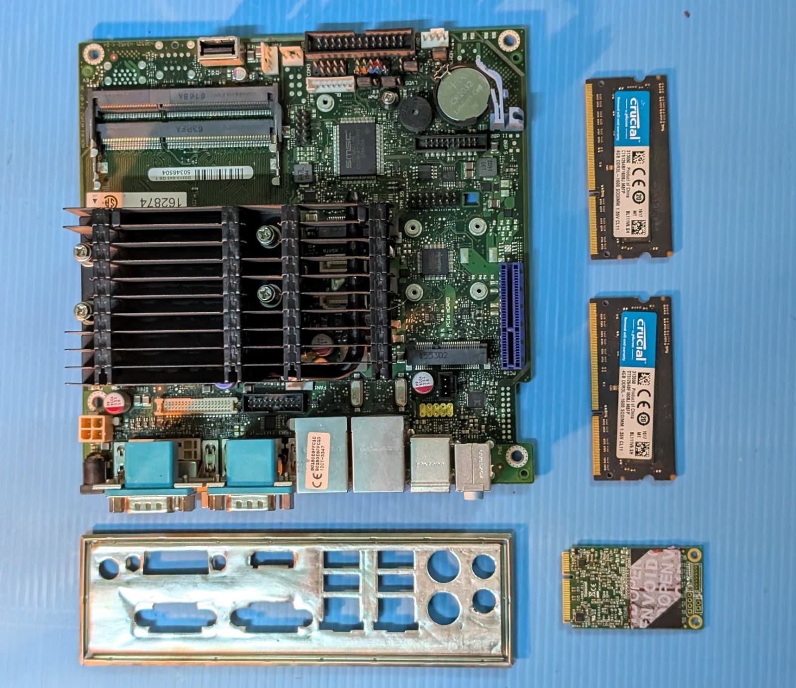 Fujitsu D3313-S43 mini-ITX industrial motherboard, AMD GX-222GC, 8GB, 60GB SSD