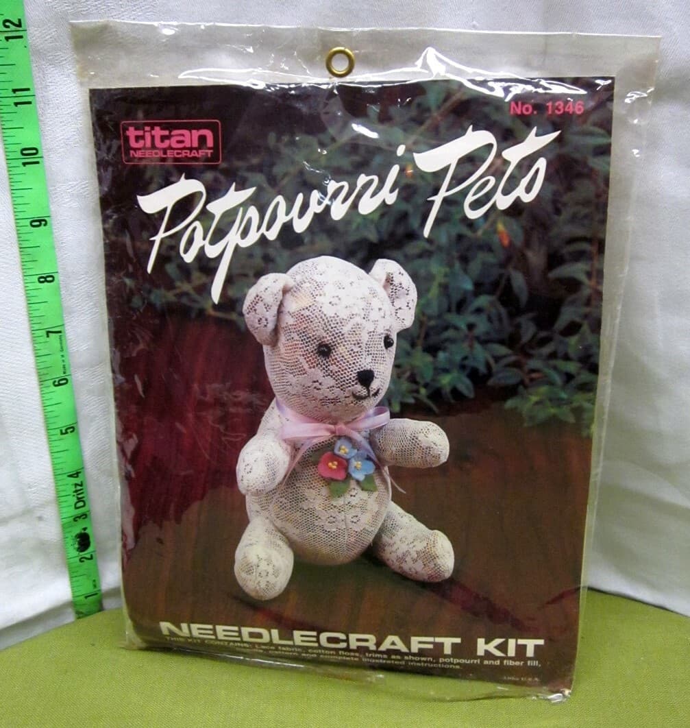 POTPOURRI PETS needlecraft kit Teddy Bear lace décor Titan 1985 vtg NWT