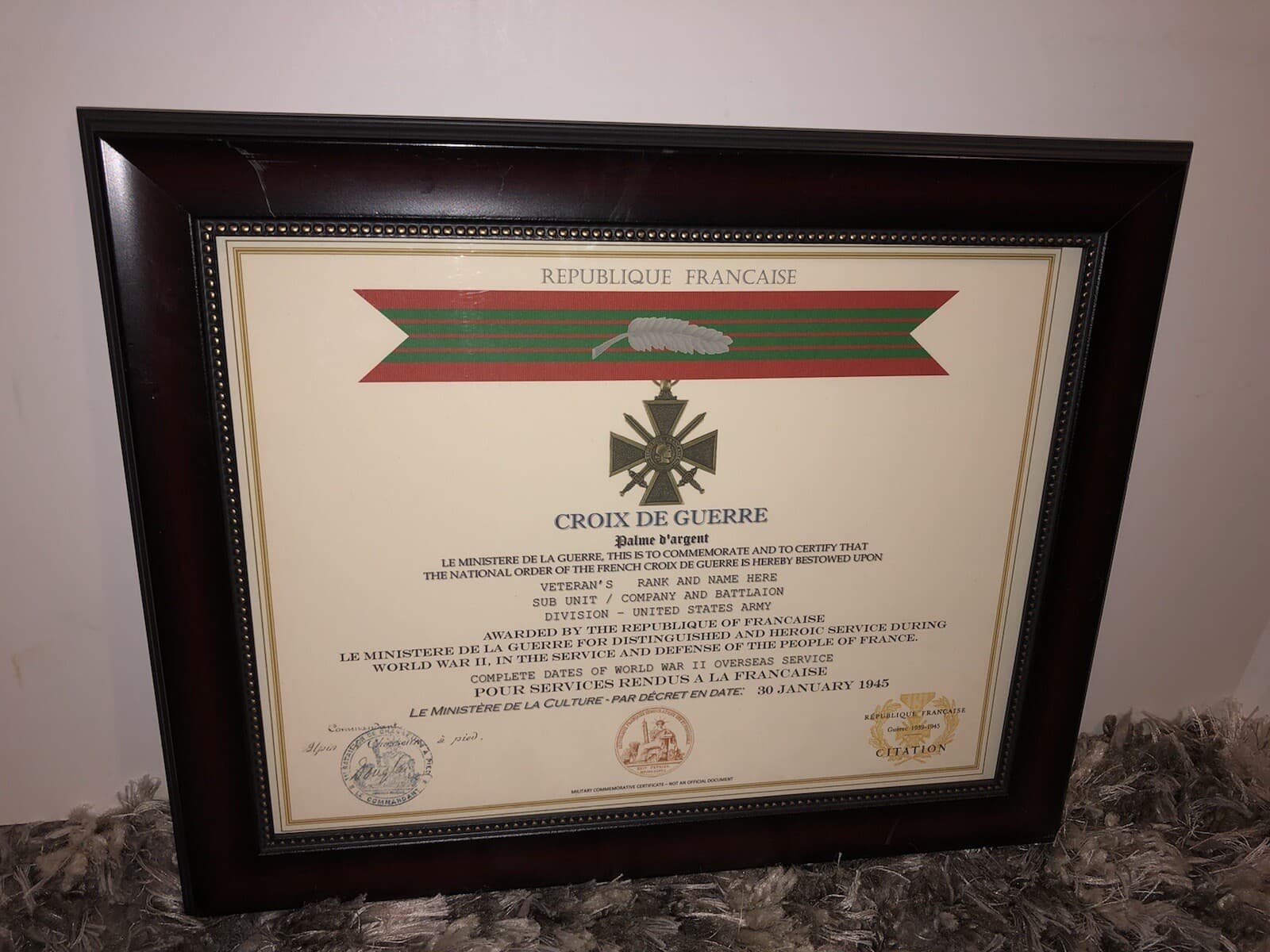 FRENCH CROIX DE GUERRE - w/SILVER PALM / WWII (COMMEMORATIVE CERTIFICATE)