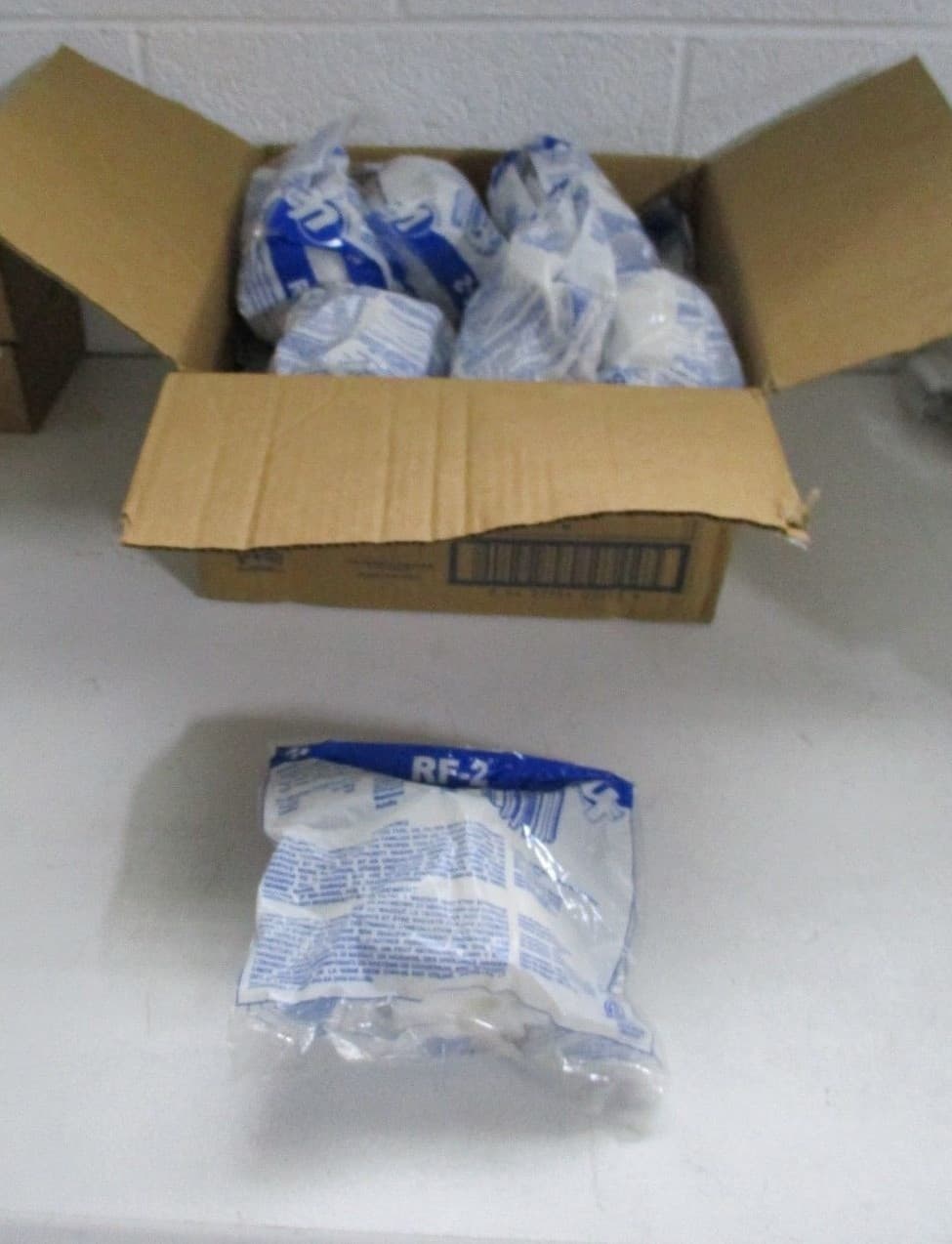 BOX OF 19 GENERAL RF-2 MICROFIBER 10 MICRON REPLACEMENT OIL FILTER CARTRIDGE