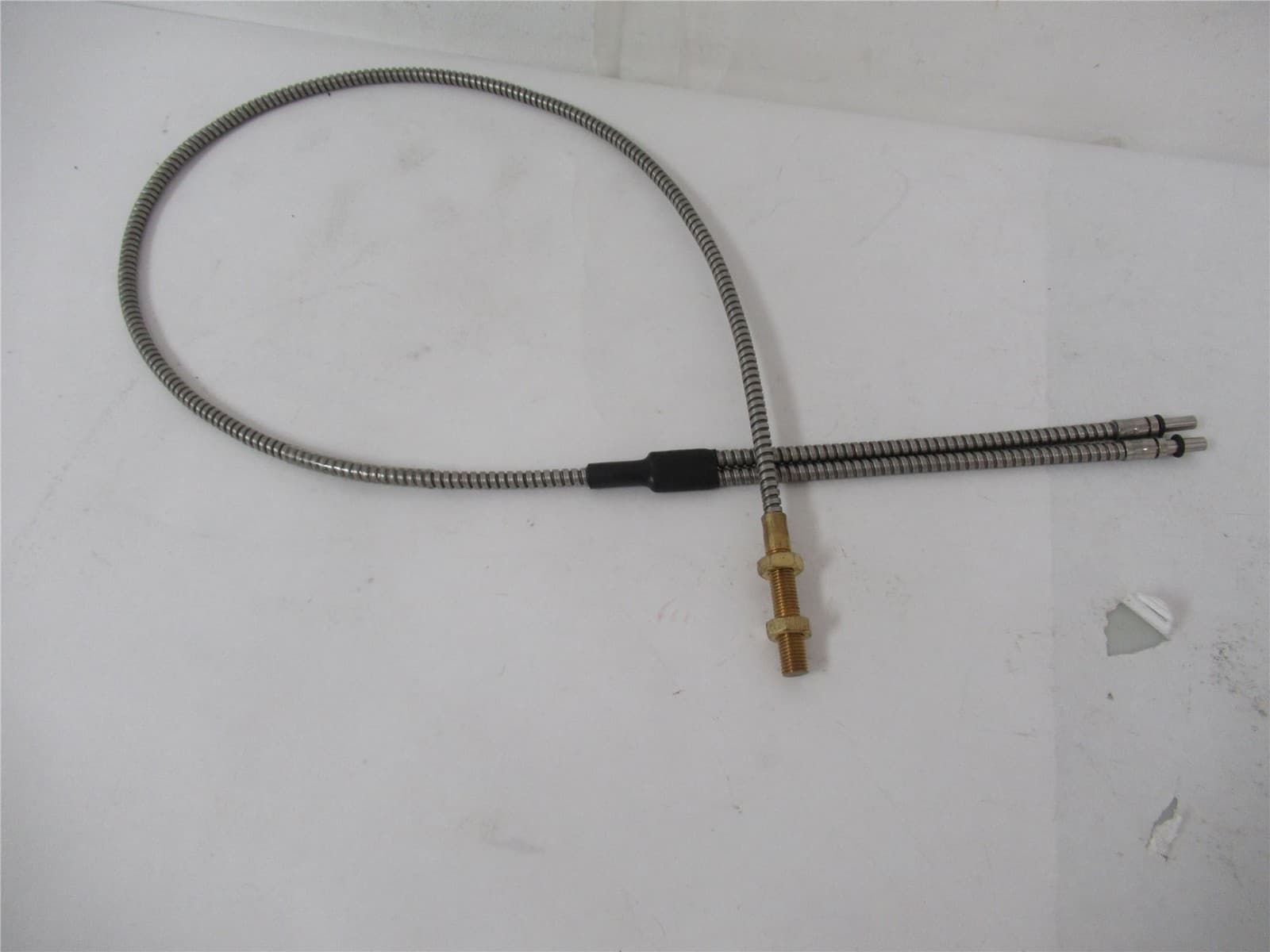 249346 New-No Box; Banner Engineering BT23S Fiber Optic Sensor 180mm Range