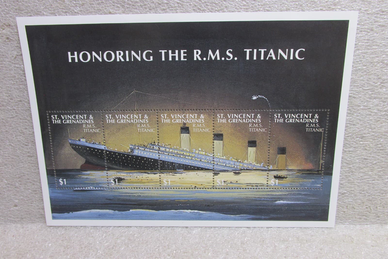 ST. VINCENT & the GRENADINES MH SOUVENIR SHEET HONORING the RMS TITANIC