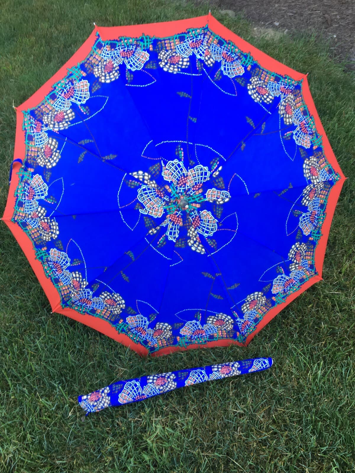 Vtg MCM Carrying Rain Umbrella 100% Nylon Hong Kong