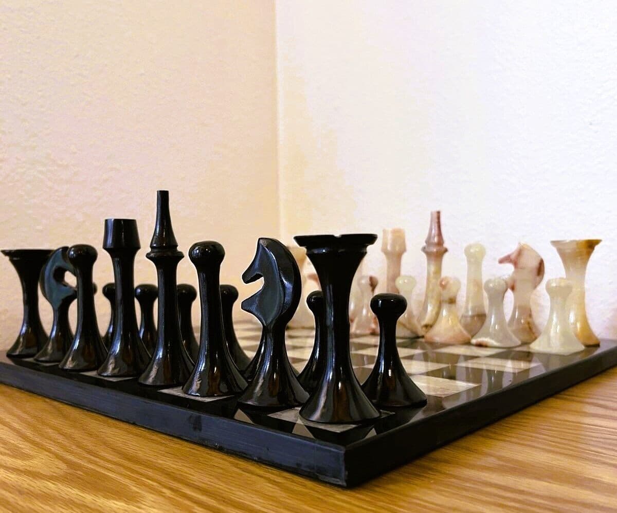 Handmade Italian Style Green and Black Onyx Chess Set 14" x 14"