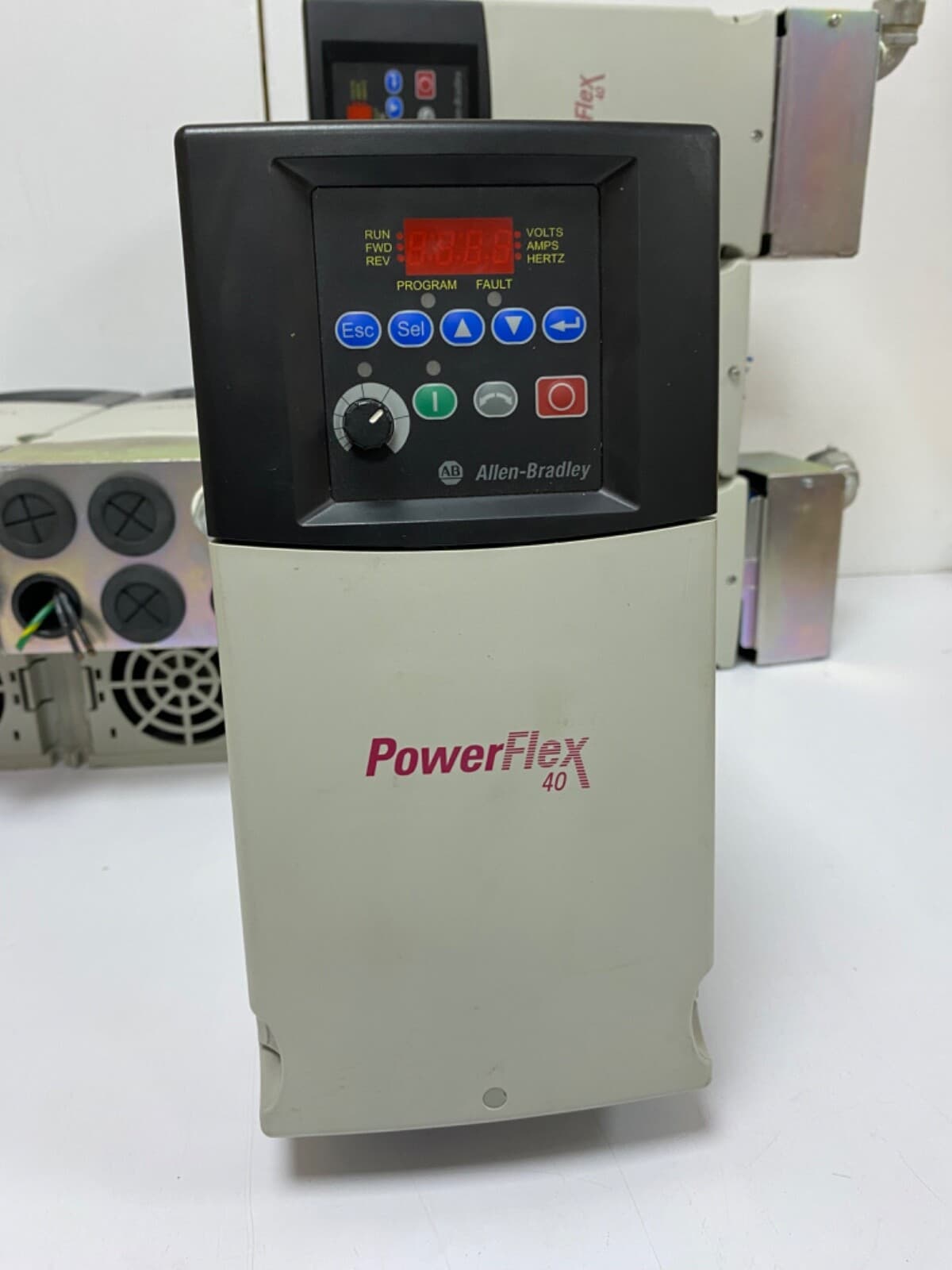 Allen Bradley 22B-D012N104 /A PowerFlex 40 AC Drive 7.5HP 5.5kW 400VAC 3-Phase