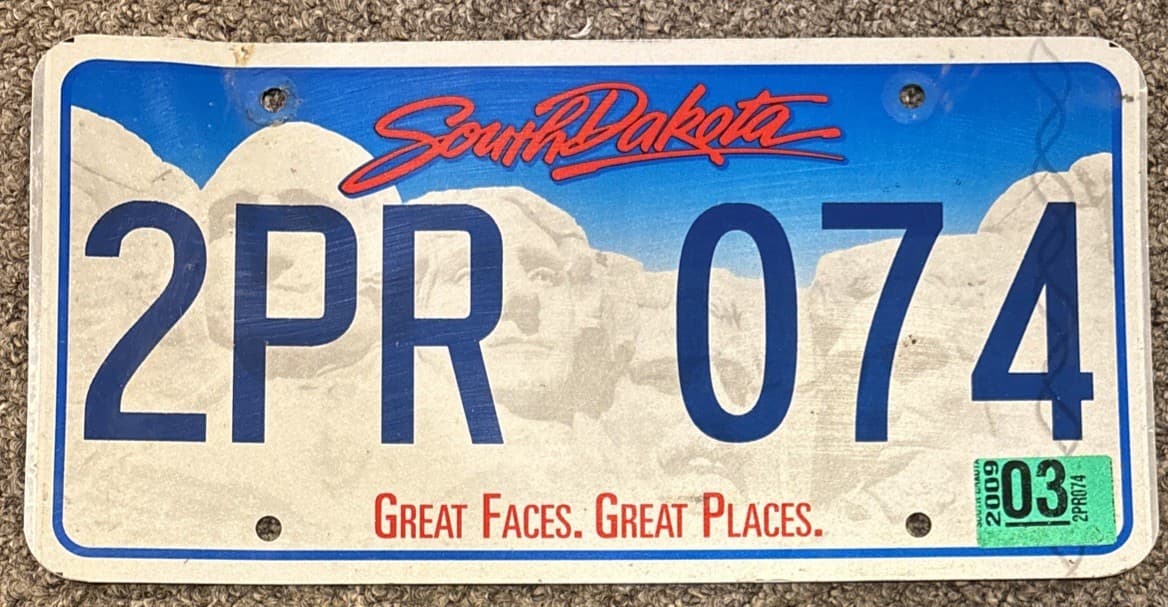 SOUTH DAKOTA LICENSE PLATE MOUNT RUSHMORE 2009 tag expired used