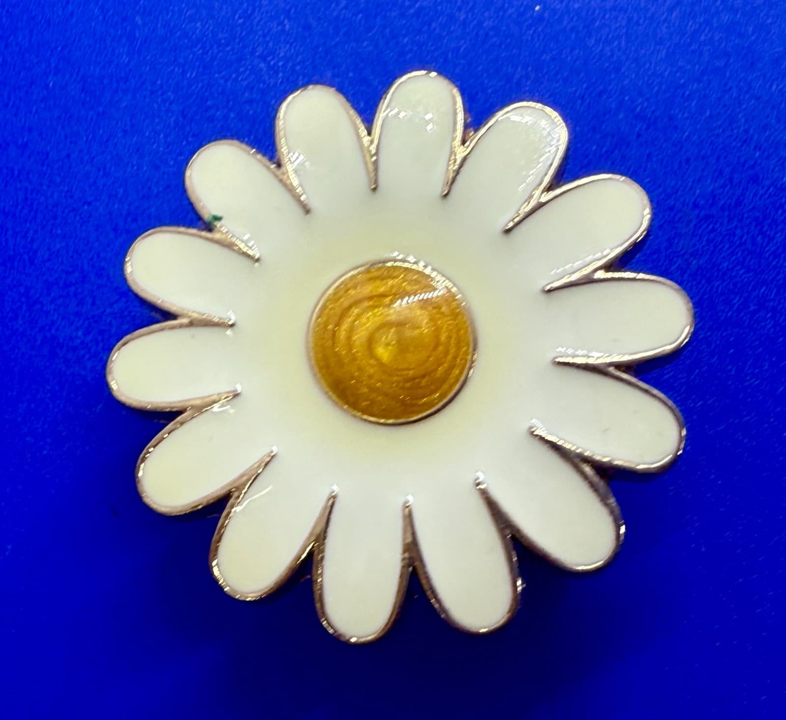 Daisy Flower Shaped Women's or Girls Belt Buckle for 1.25" Wide Belt