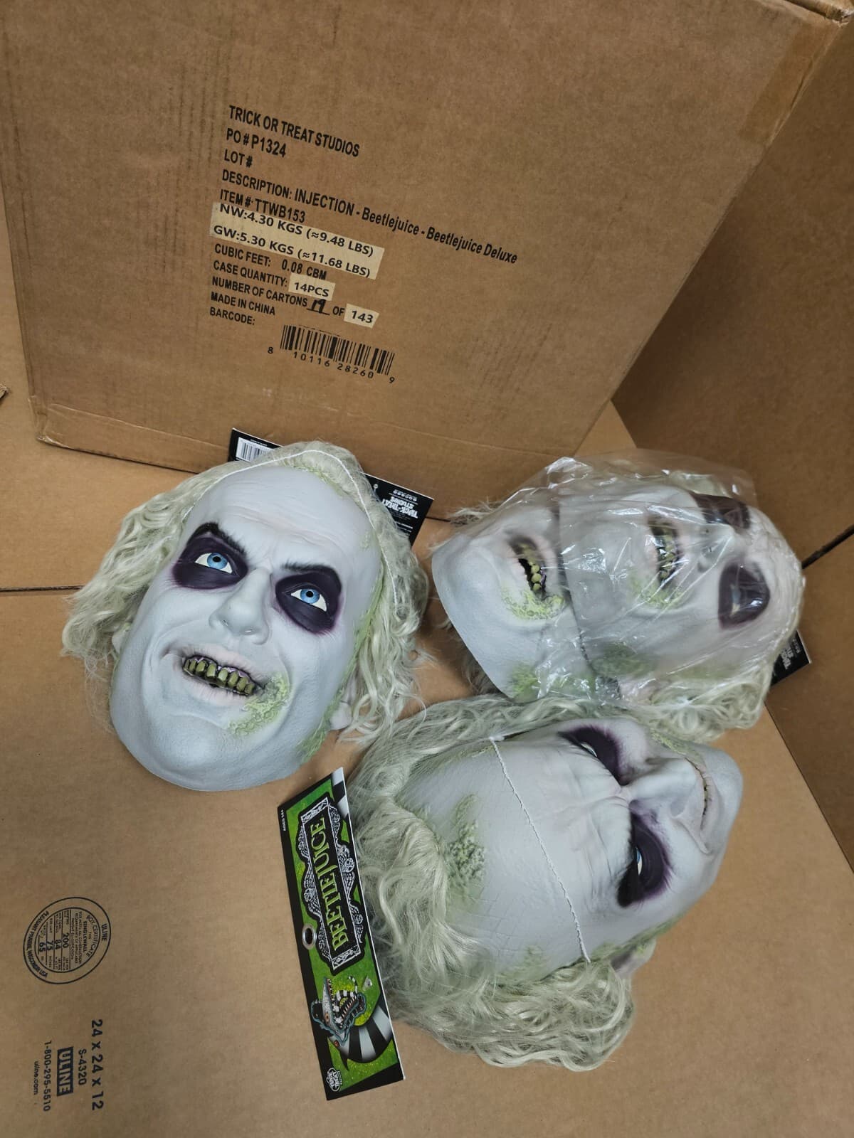 Quantity 1 - NEW Beetlejuice Deluxe Injection Mask Trick or Treat Studios