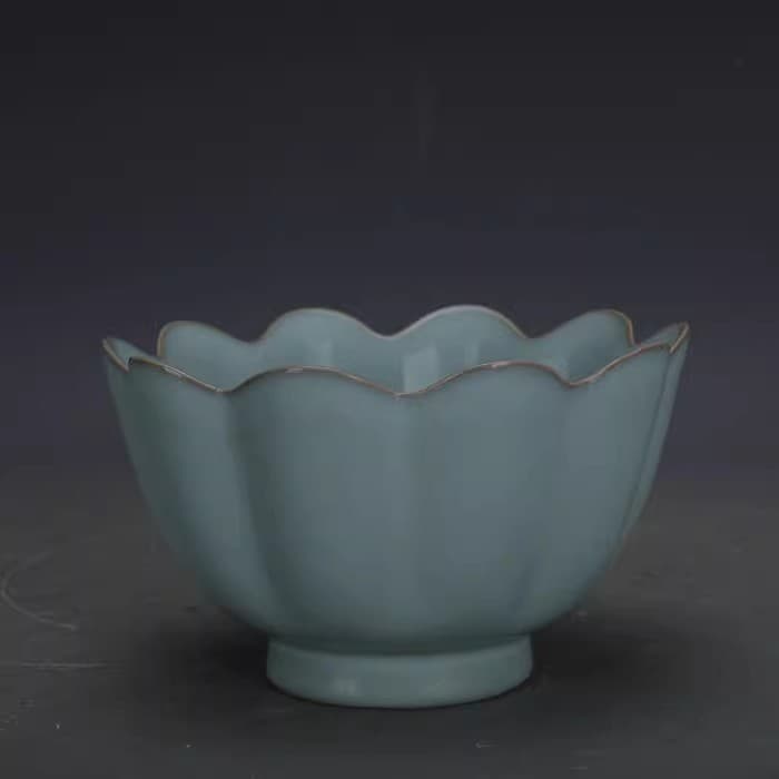 Chinese Old Porcelain Song Dynasty Ru Kiln Sky Blue Glaze Support Nail Lotus Bow