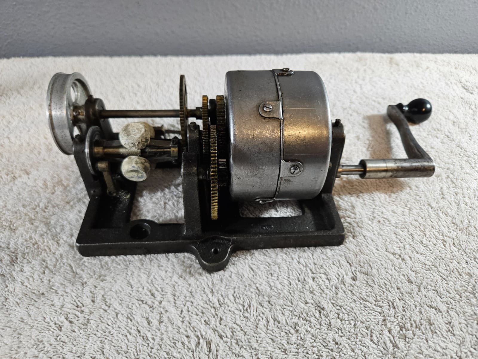 Columbia Graphophone mechanism with crank handle. Watch It Work!