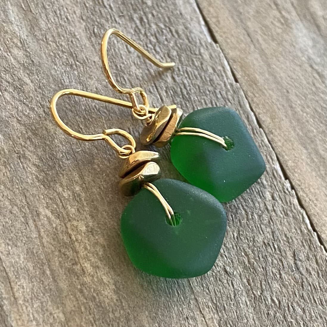 Min Favorit Emerald Green Sea Glass Nugget & Gold Pl Artisan Drop Earrings