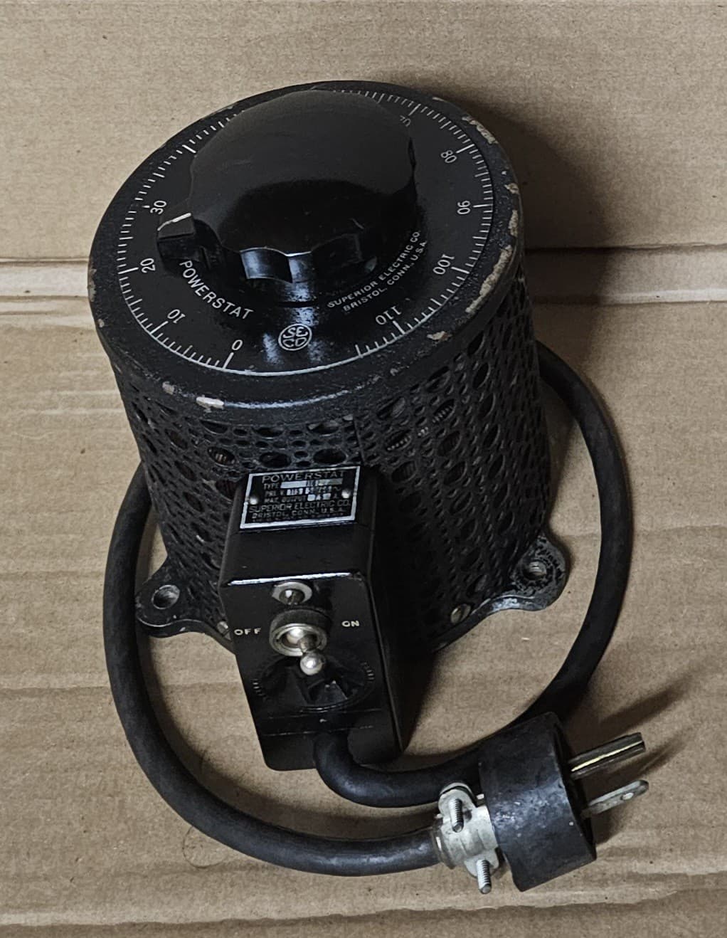 Superior Electric Co. Powerstate Model 116L Variable Transformer, Output 0-115 V