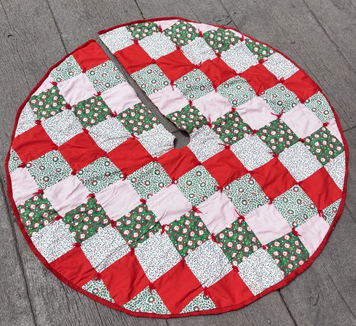 Vintage 54 Inch Quilted Patchwork Christmas Tree Skirt Kitsch Yarn Tied EUC