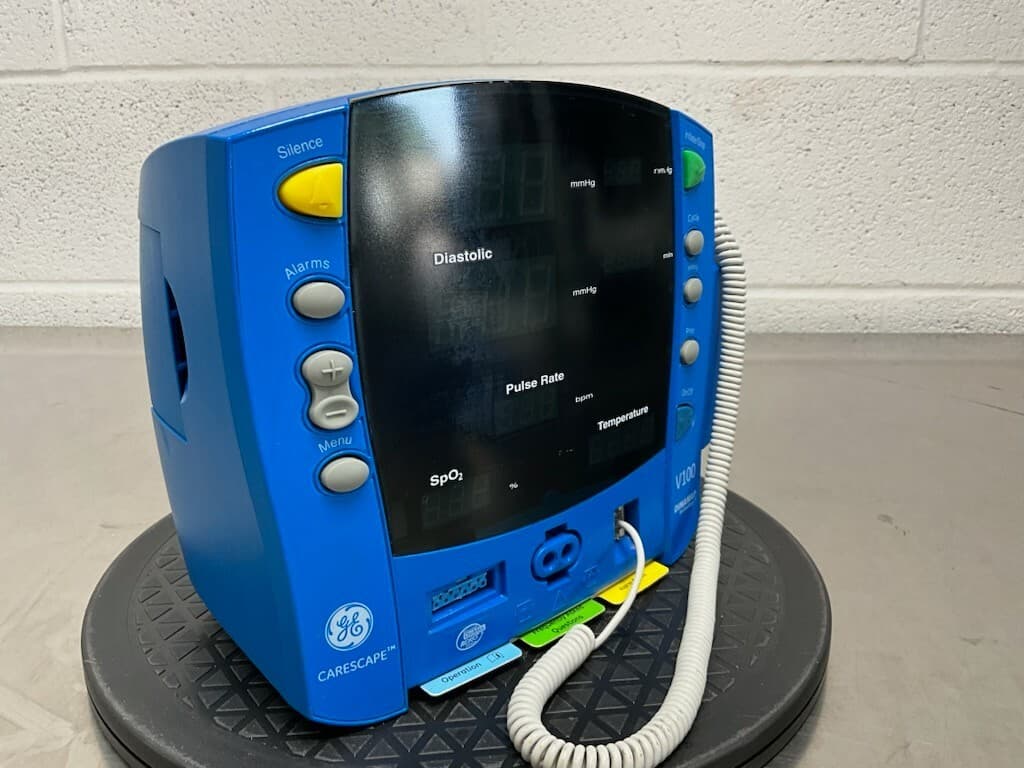 GE Dinamap CareScape V100 Vital Signs Monitor with thermometer & power supply