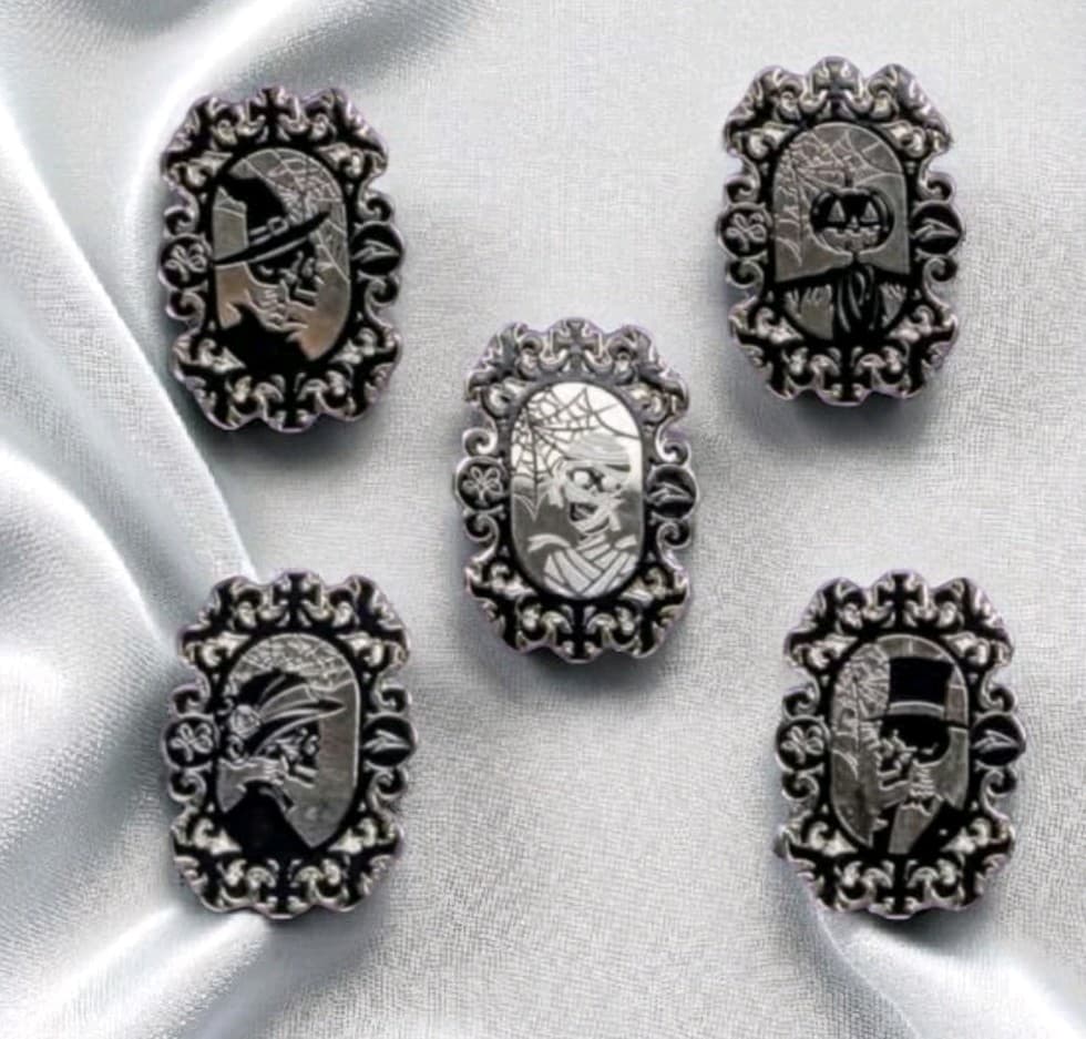 New! 2025 Busch Gardens Howl-O-Scream Ambassador Set. COMPLETE!