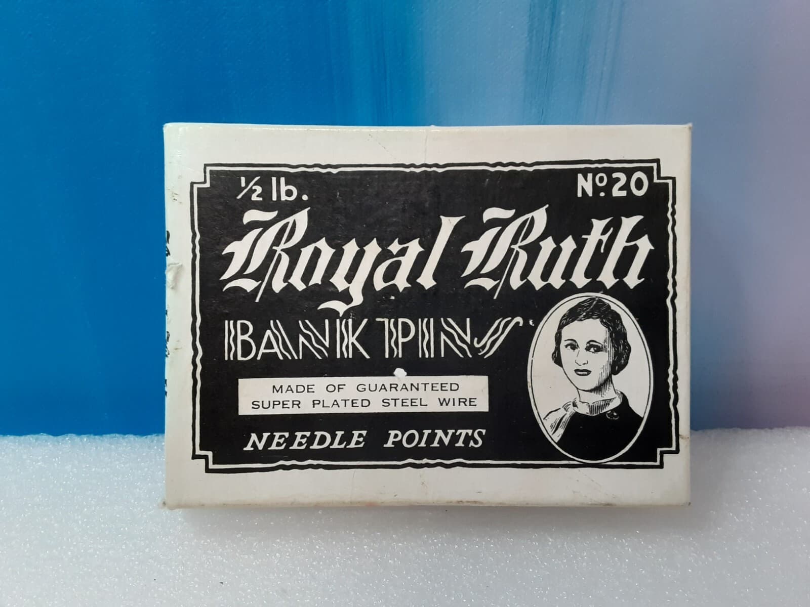 ROYAL RUTH vintage Bank Pins Needle Points No. 20 Retro Box Advertising 1/2 lb.