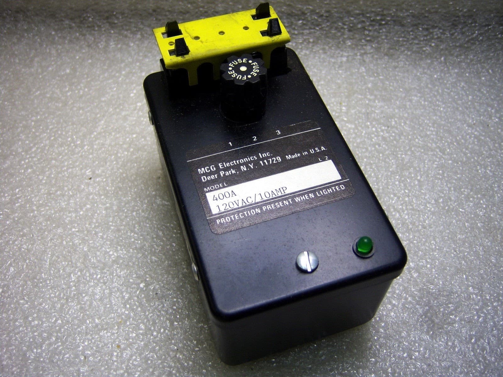 Mcg Electronics Model 8805 400A 120Vac 10 A Power Surge Protector