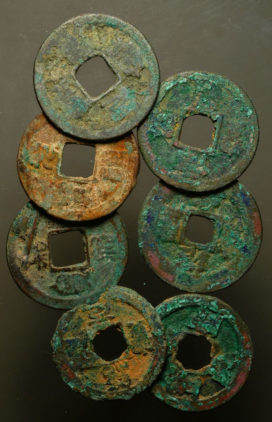 F-306 Floor Sweepings-- CHINA Northern Song Dynasty 北宋 960-1127AD Lot of 7 coins