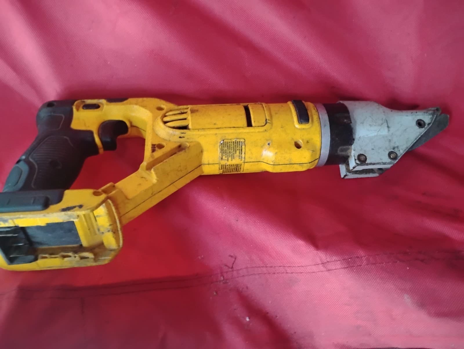 DEWALT 20V MAX DCS491 Cordless 18-Gauge Swivel Head Shears (Tool Only)