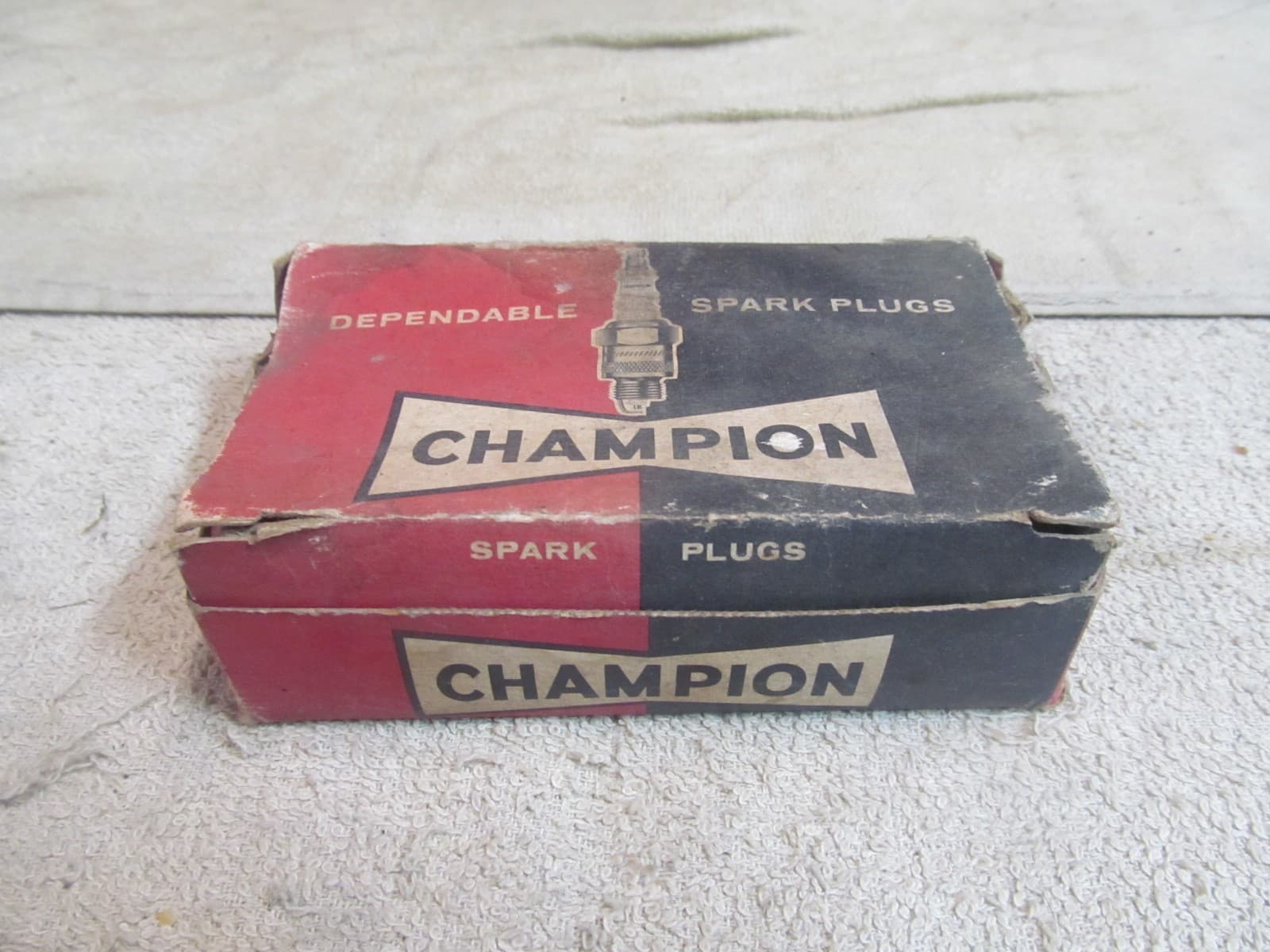 (8) NOS CHAMPION SPARK PLUGS, BL-13Y, 14 MM, IN THE ORIGINAL BOX, USA MADE.