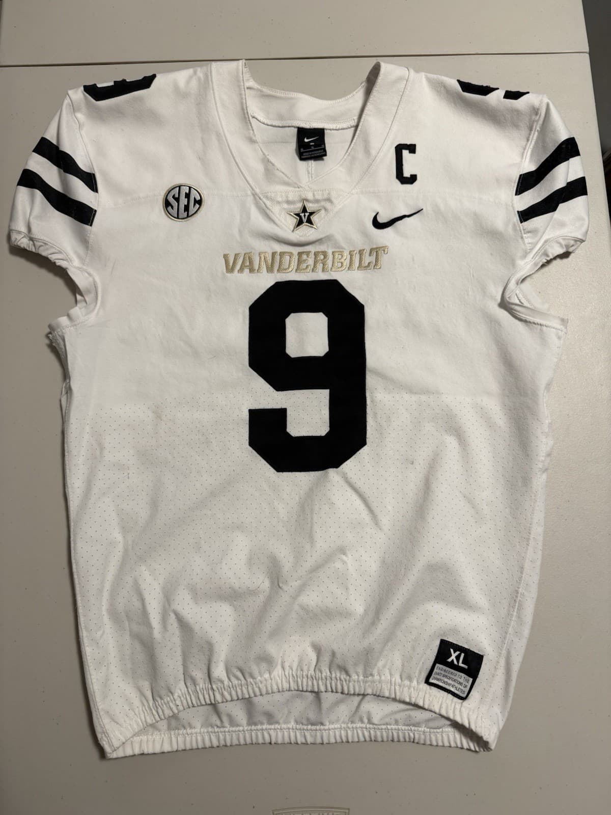Vanderbilt Commodores Team Issued / Worn Nike Football Jersey #9 XL