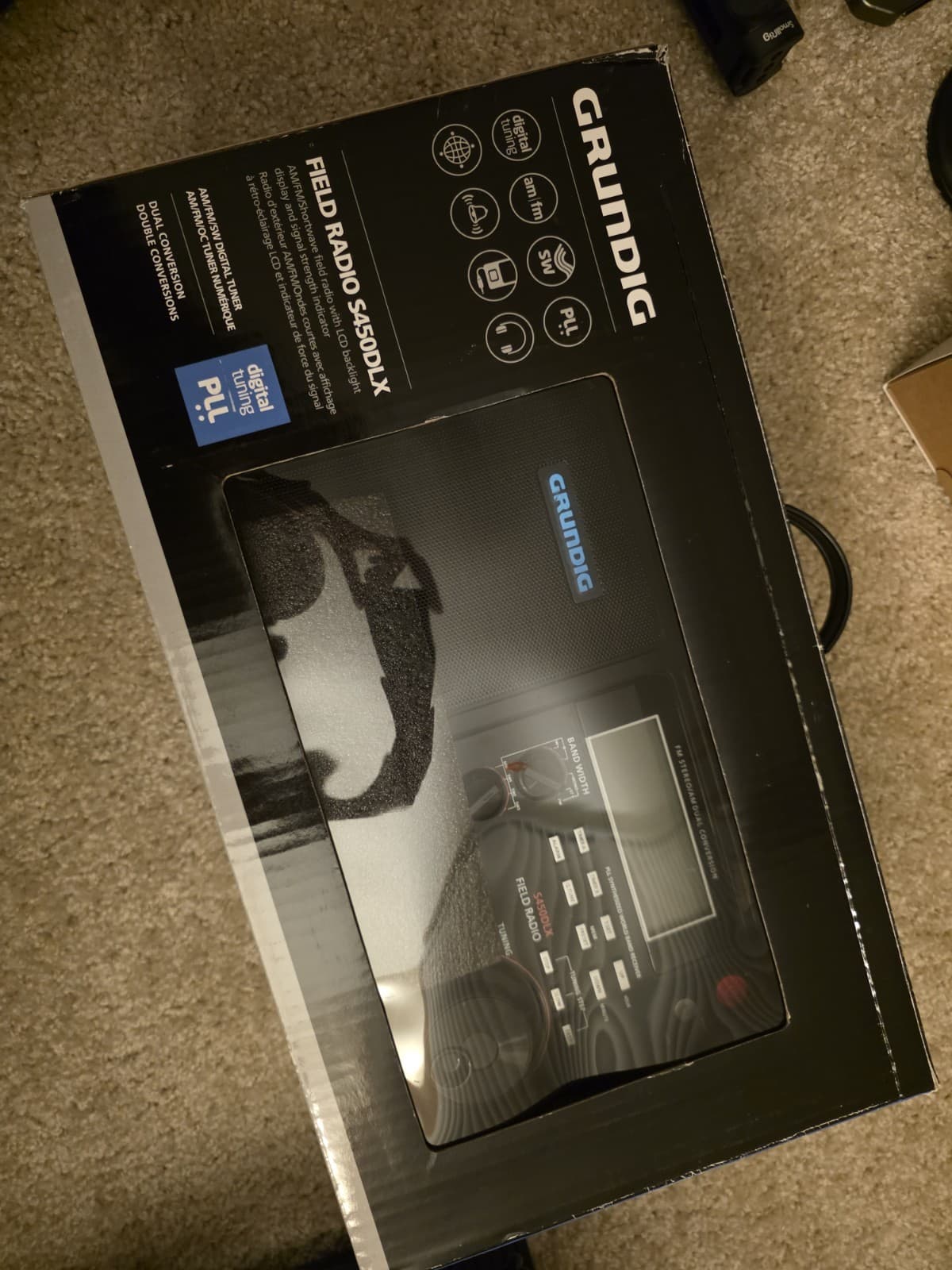 Grundig S450DLX Field Radio AM/FM/SW with box and power supply