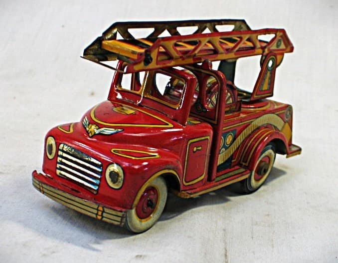 Vintage Tin Friction Lithographed Fire Truck w Extending Ladder Made in Japan