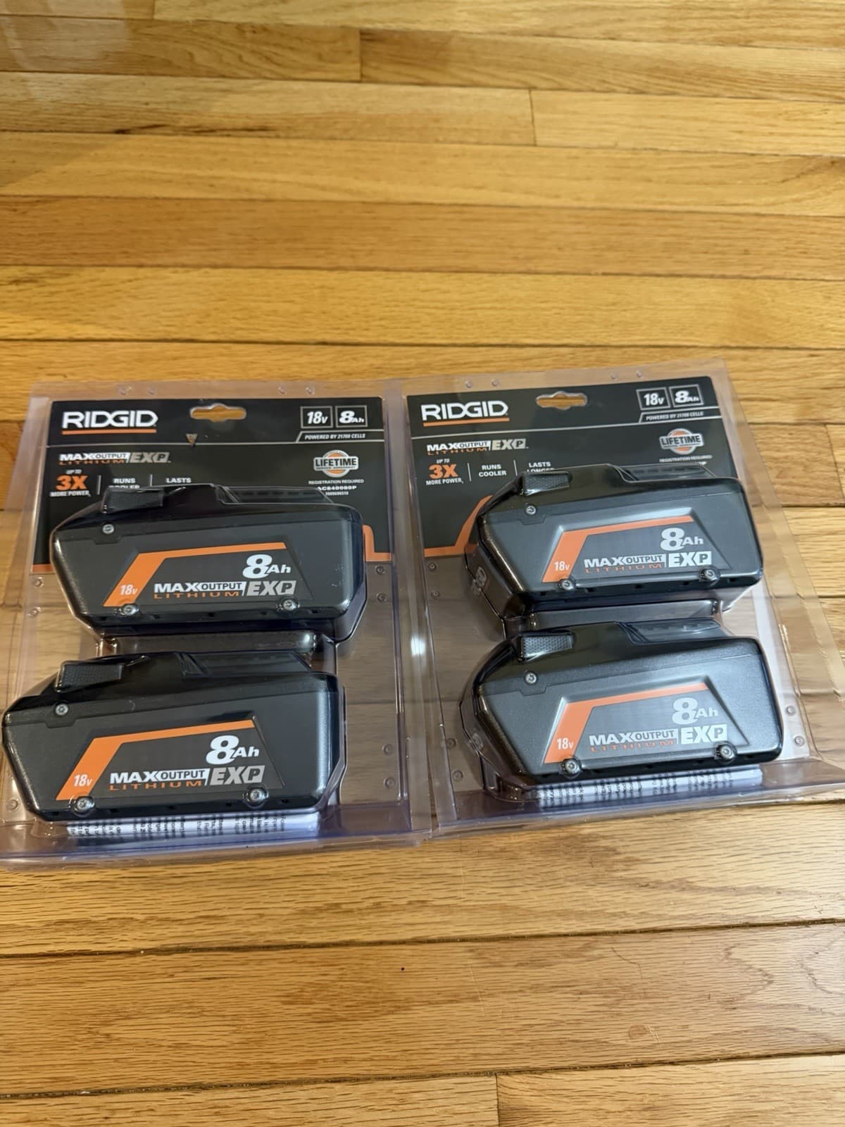 2 RIDGID 18V 8Ah LITHIUM BATTERY(SET INVOUDES 4 BATTERY)