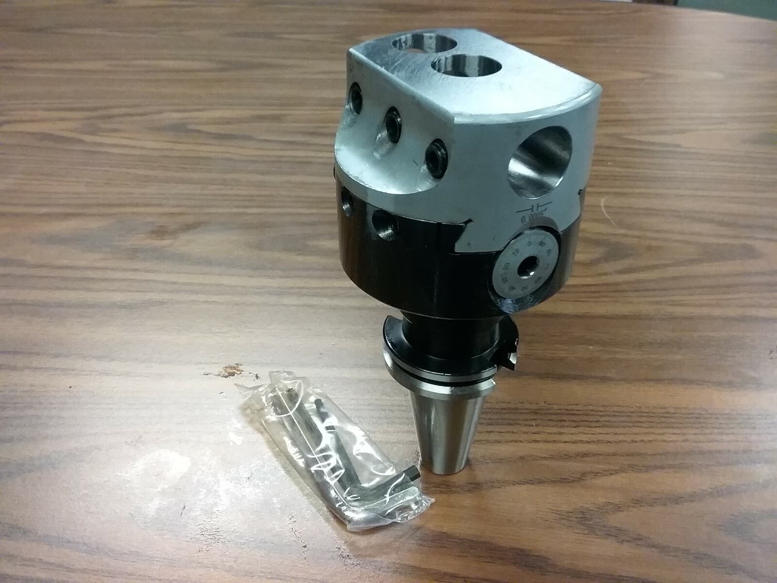 4'' PRECISION ADJUSTABLE BORING HEAD WITH CAT40 SHANK w. 1" hole #820--new