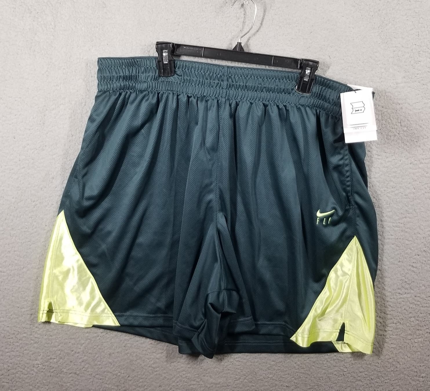 Nike Dri-FIT Basketball Shorts Womens 2XL Fly Crossover 7" New Athletic