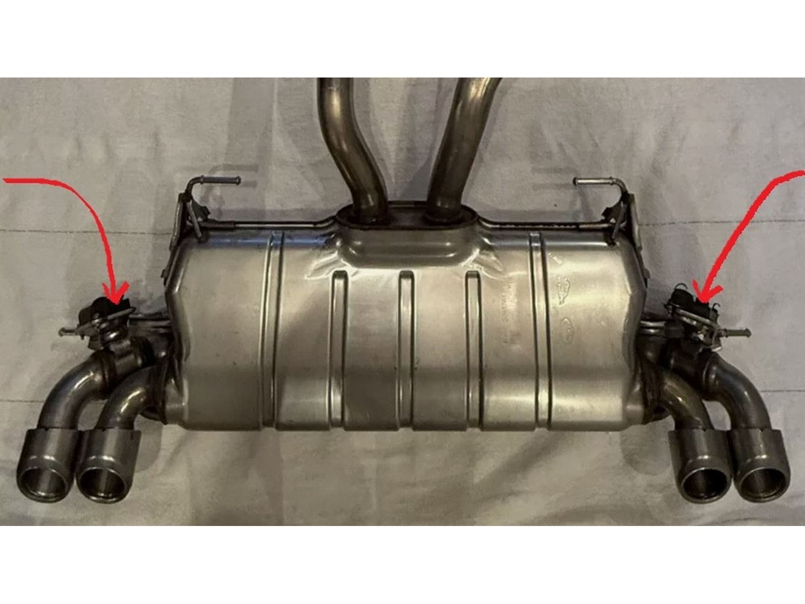 Land Rover Defender 110 V8 L663 Electronic Exhaust Valve Actuator M8A29F646BB