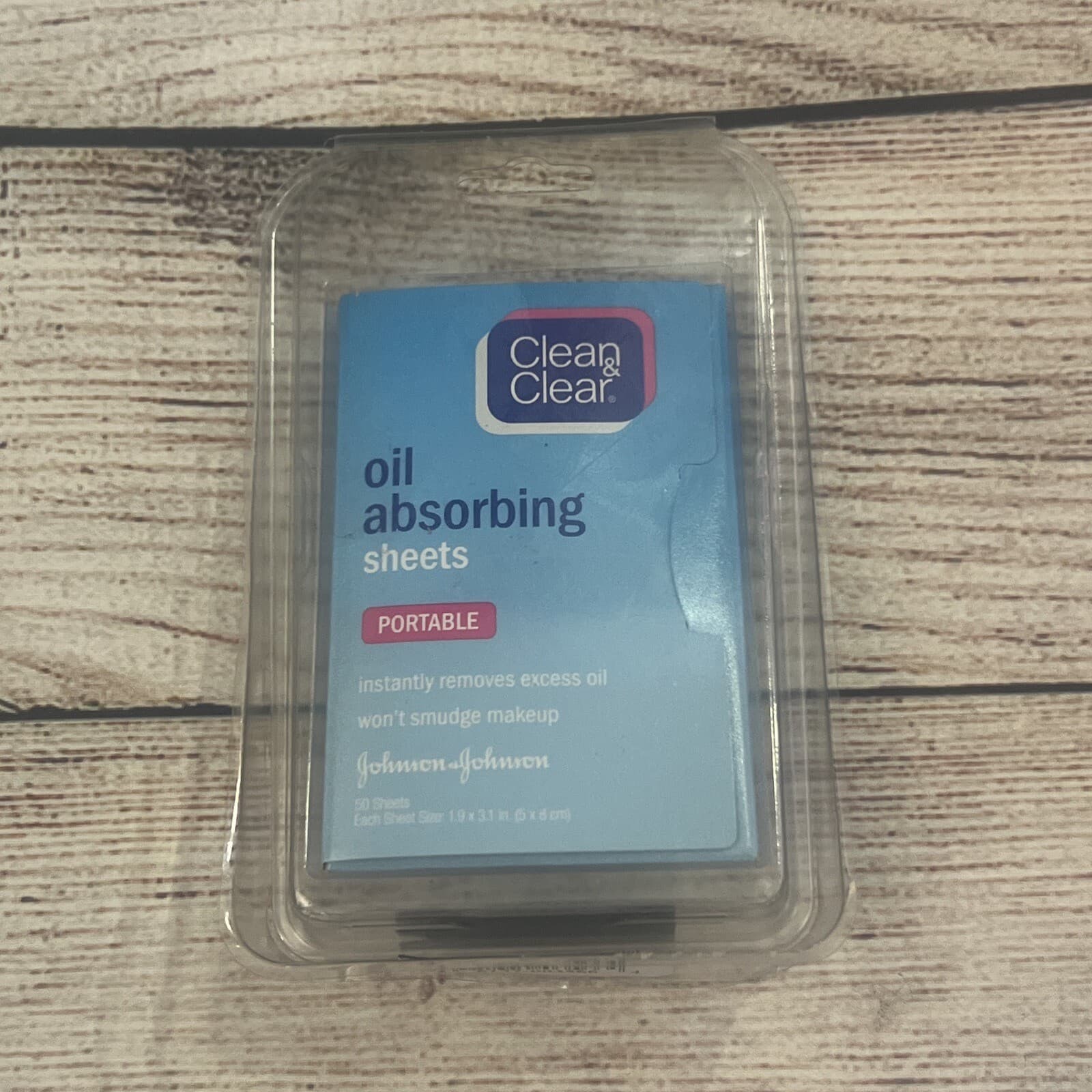 Clean & Clear Oil Absorbing Sheets Instantly Removes Excess Oil Portable 50 ct
