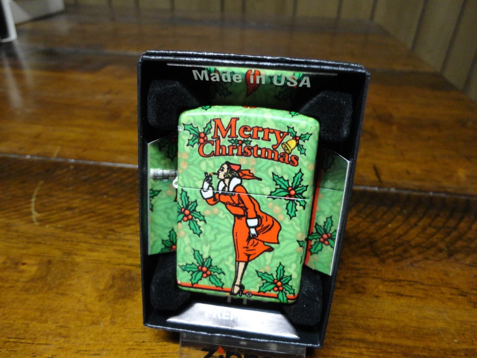 WINDY MERRY CHRISTMAS TREE HOLLY FLAME 540 DESIGN ZIPPO LIGHTER MINT IN BOX 2023